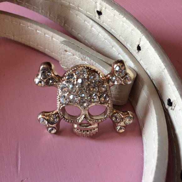 NEW Oatmeal Scull and Crossbone Skinny Belt - Picture 3 of 4
